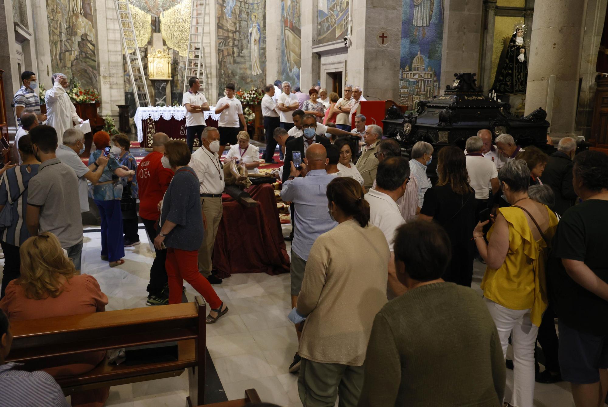 Vigo recupera el descenso del Cristo de la Victoria