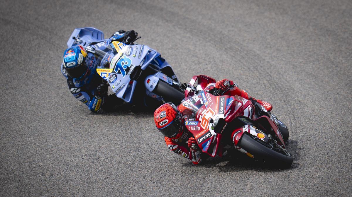Marc y Àlex Márquez, ambos con Ducati, lideraron la prueba al 'sprint', ayer, en Alemania, de principio a fin.