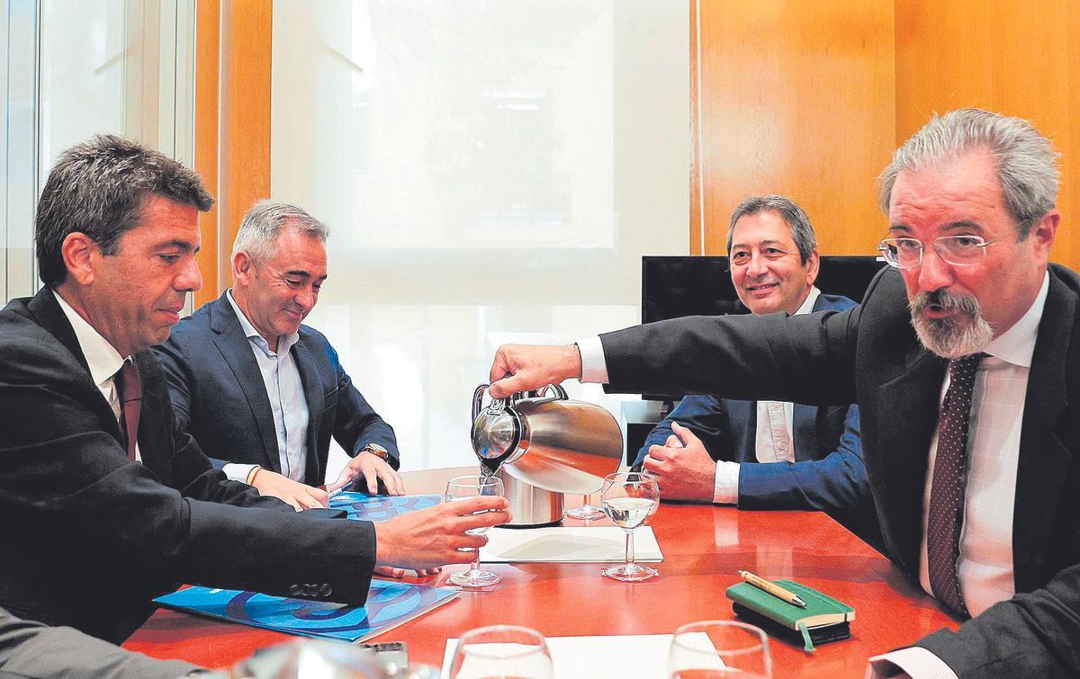 Koalitionsverhandlungen in Valencia zwischen Vox und PP.