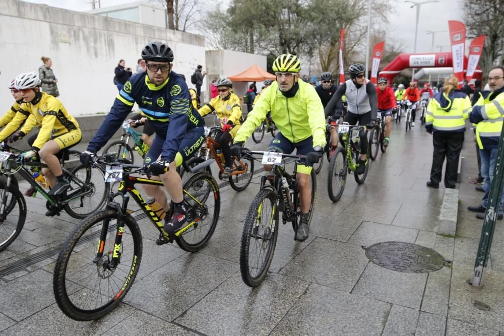 Más de 700 ciclistas tomaron en la mañana de este domingo la salida en Montero Ríos rumbo a Fornelos de Montes.