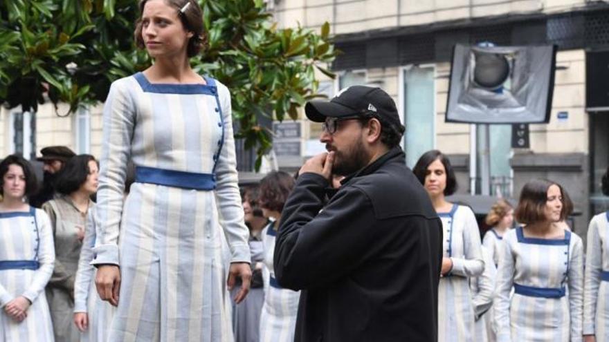 Michelle Jenner y Dani de la Torre, durante el rodaje en A Coruña.