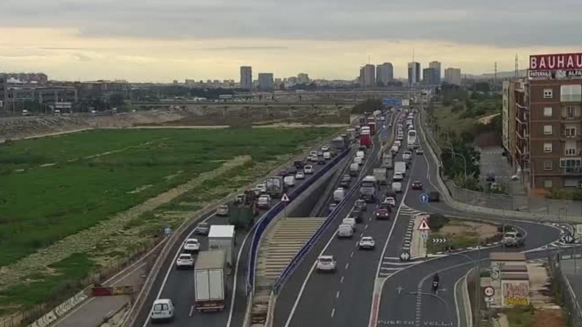 Imagen de la carretera A-3 a la altura de Xirivella durante la mañana de este miércoles