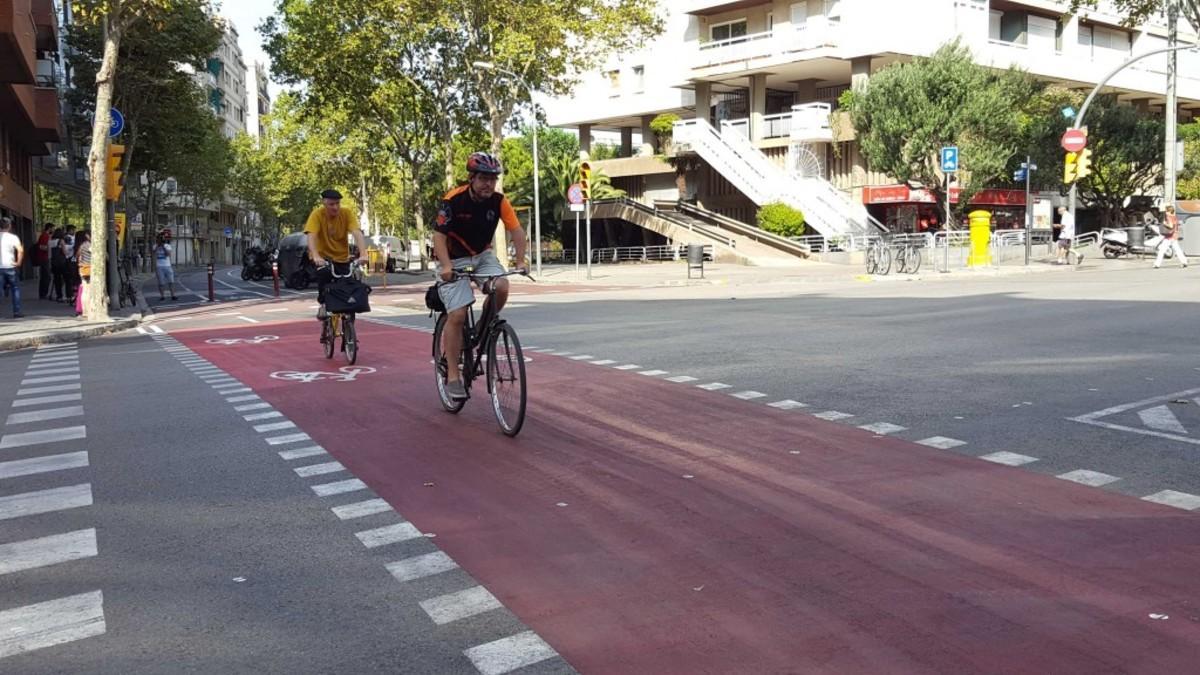 El nuevo carril bici que se ha habilitado en la calle Numància de Barcelona.