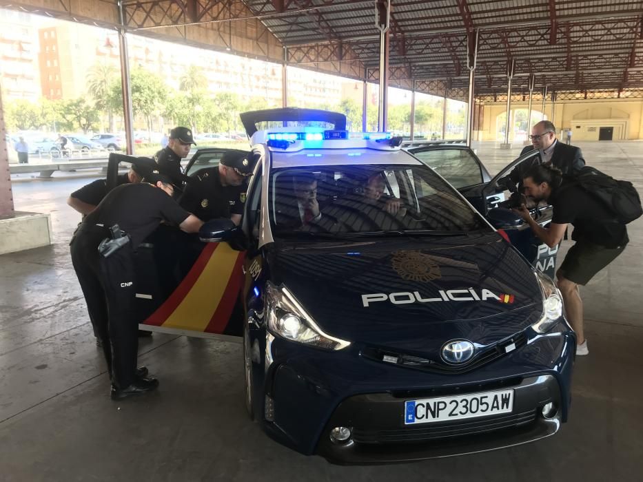 El nuevo coche patrulla I-Zeta de la Policía Nacional