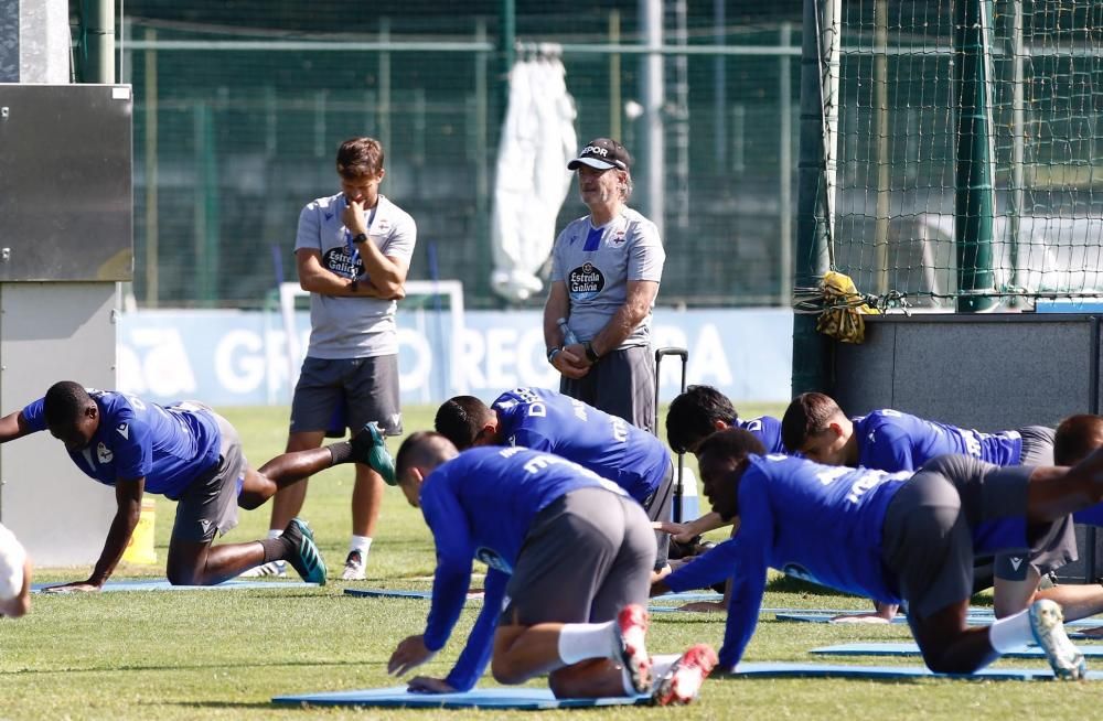 Casi dos horas de charla antes del entrenamiento