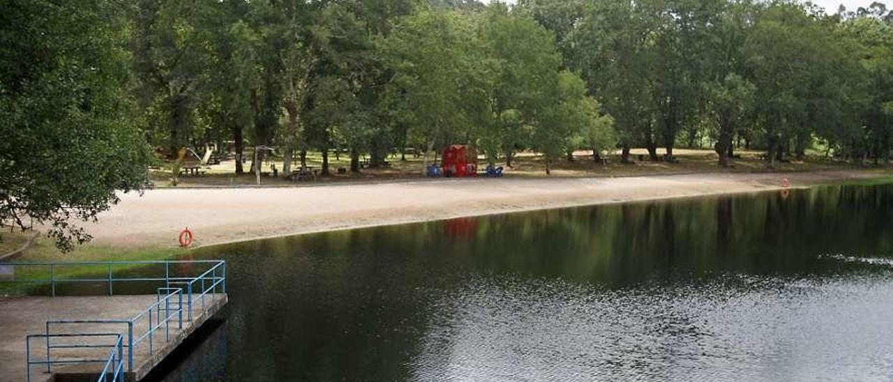 Las instalaciones de la playa fluvial serán, durante 20 años, de uso público. // Bernabé/ Juan Carlos Asorey