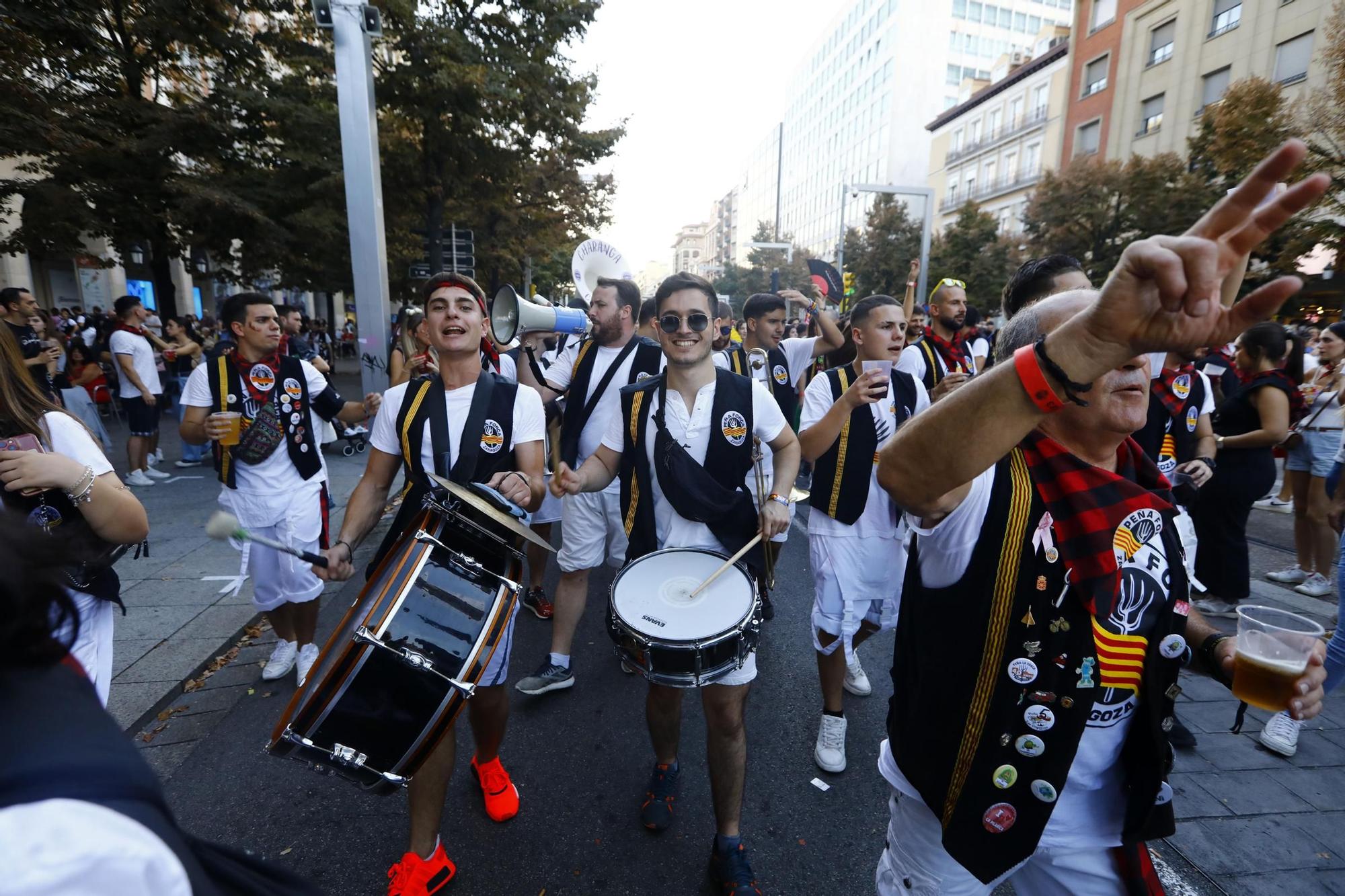 EN IMÁGENES | Las calles de Zaragoza se llenan de alegría con el desfile del pregón
