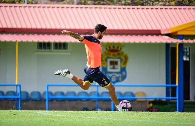 Entrenamiento UD Las Palmas en Barranco Seco ...