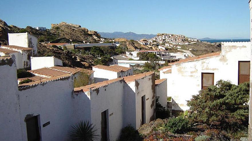 El complex turístic, situat en ple cap de Creus, presenta aquest aspecte després del seu tancament.