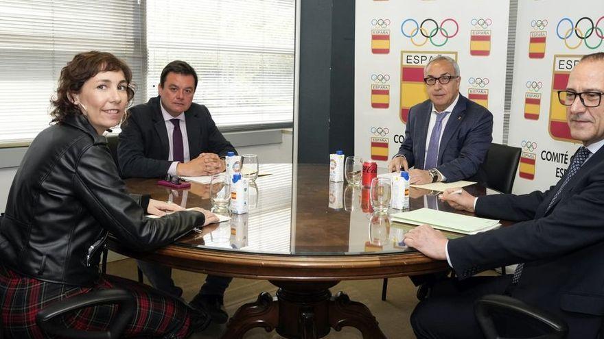 Nuria Cuenca, de la Generalitat; Víctor Francos, del Ministerio de Cultura; Alejandro Blanco, del COE; y Felipe Faci, del Gobierno de Aragón, en la última reunión en el COE.