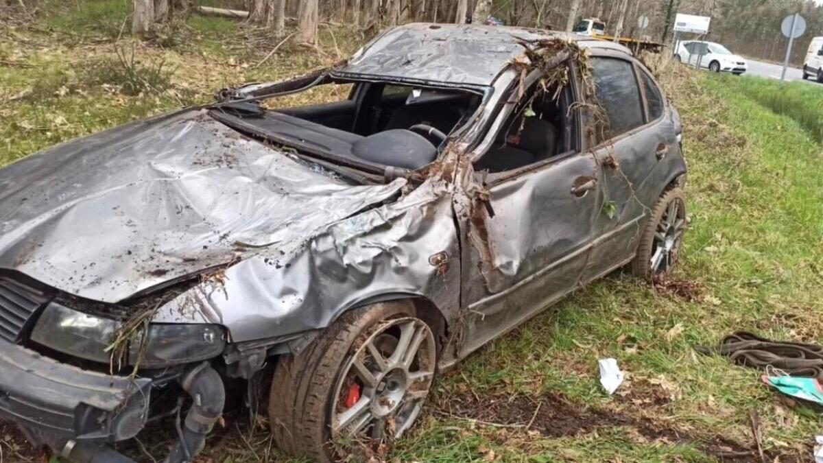 El turismo accidentado en Teo en el que, supuestamente,  la conductora no era la persona que realmente pilotaba