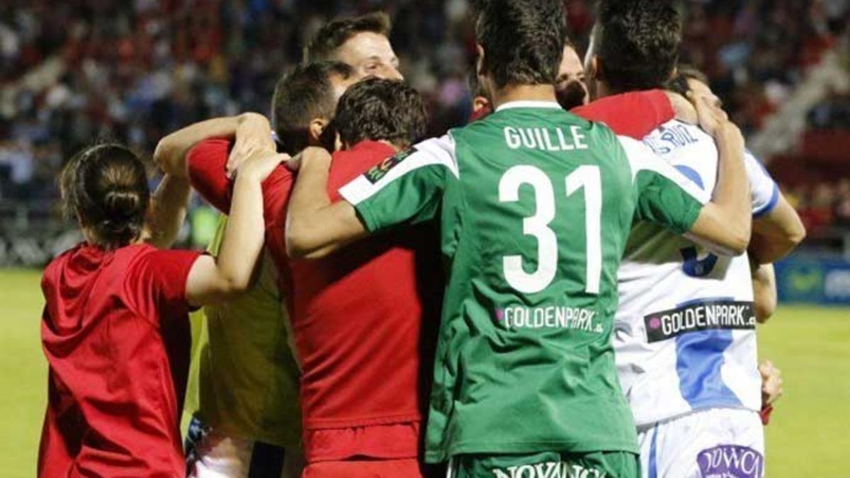 Los jugadores del Leganés, celebrando el ascenso