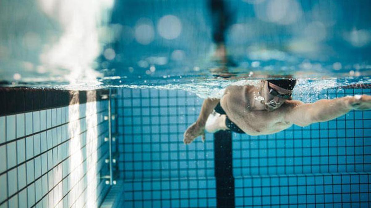 La natación es uno de los ejercicios más completos.