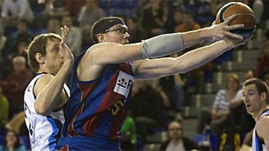 Vázquez e Ilyasova propician el fácil triunfo del Regal Barcelona ante el Bruesa (86-64)