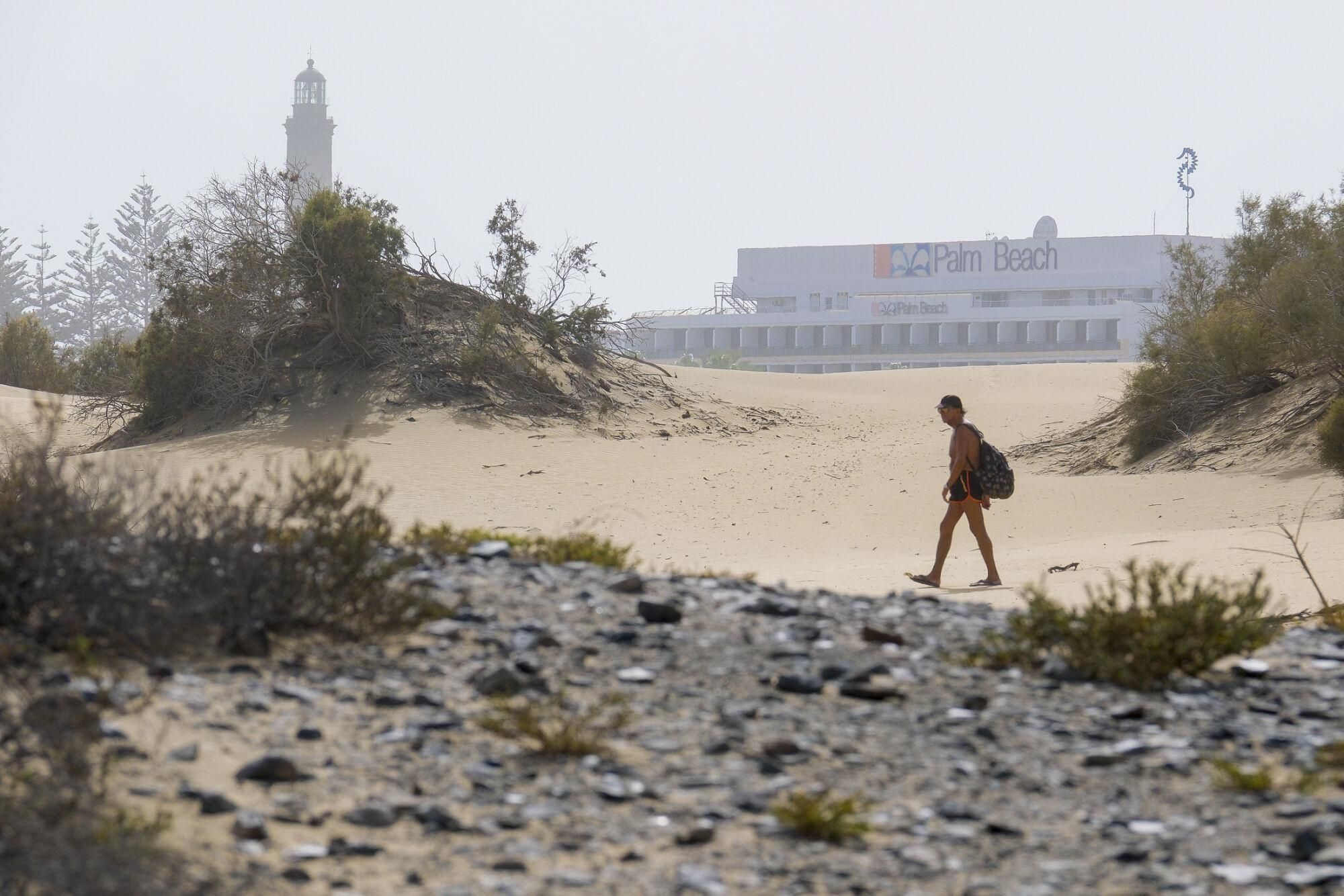 La Guardia Civil y el Cabildo controlan los accesos a las Dunas de Maspalomas