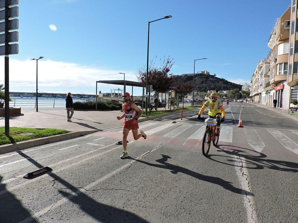 Estos todas las imágenes de la Media Maratón de Águilas