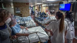 Salut injectarà 2.800 milions per  revertir el dèficit que acumula la sanitat