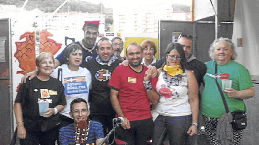 Catalans residents a Bermeo participant en la jornada festiva