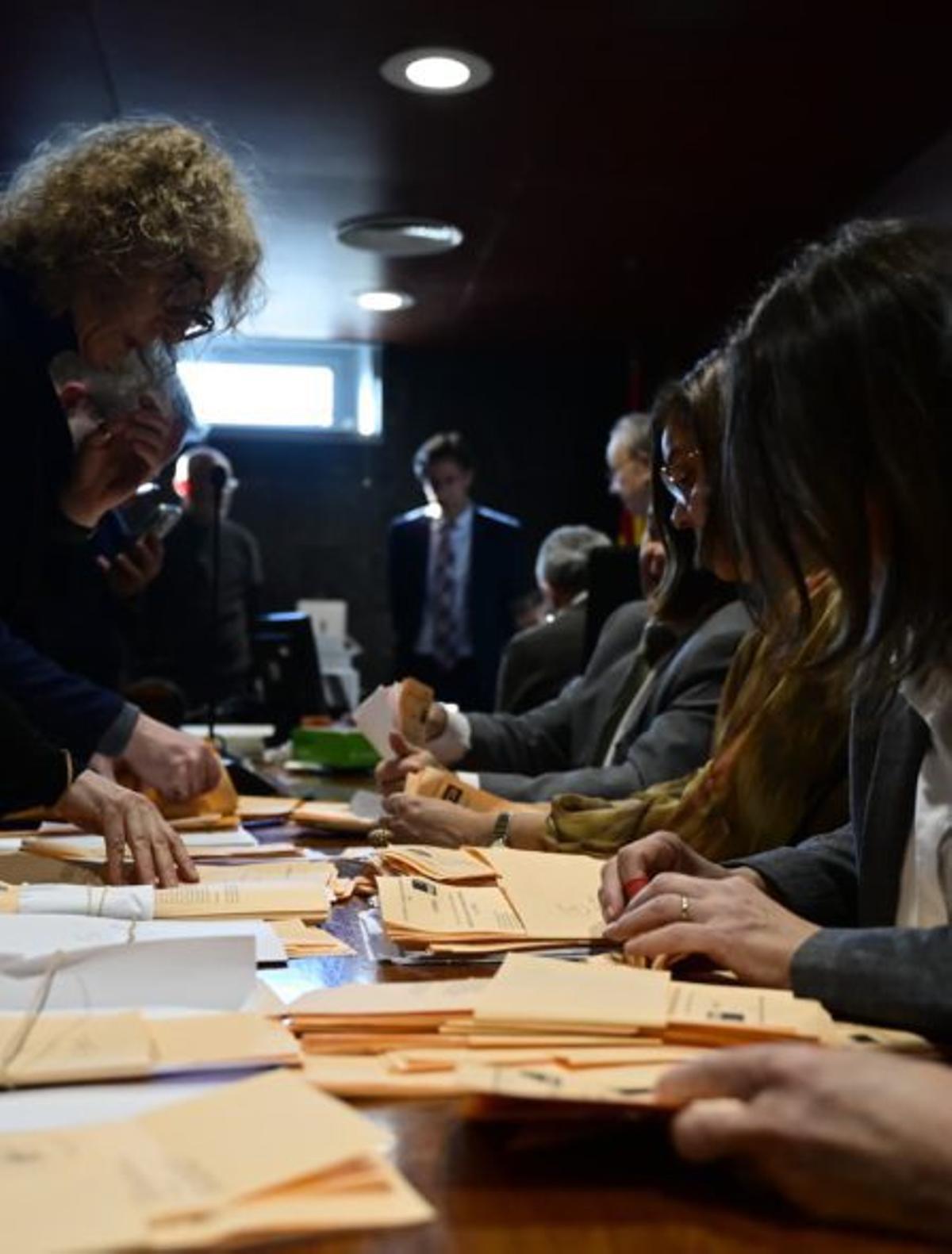 La JEC rebutja retirar el vot  dels espanyols a l’estranger