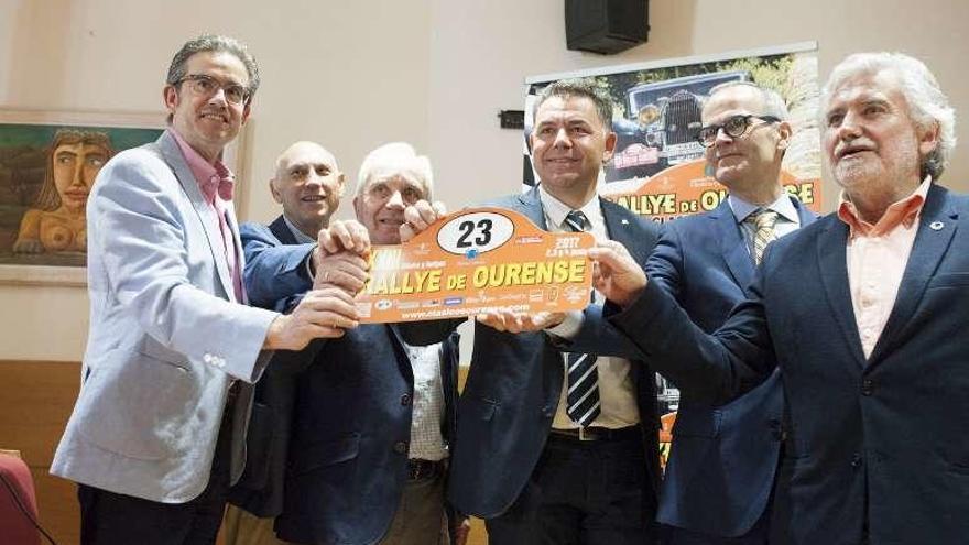 Asistentes a la presentación del rallye. // FdV