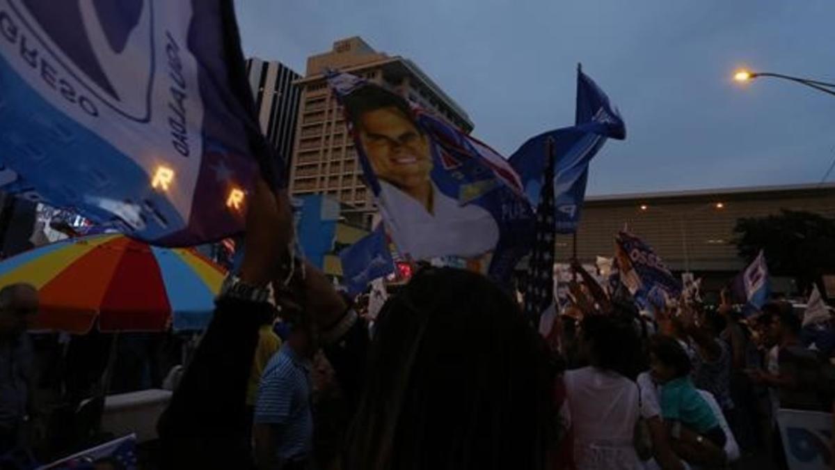 Ciudadanos puertorriqueños durante la jornada electoral del 5 de junio del 2016.