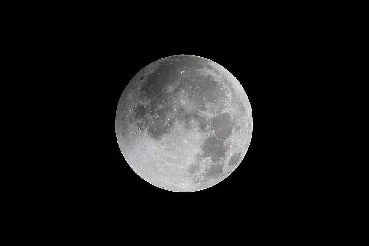 La Luna se tiñe de rojo sobre Córdoba La Luna se tiñe de rojo sobre Córdoba
