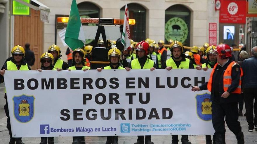 El pleno reprueba a Mario Cortés y exige la destitución de jefe de bomberos
