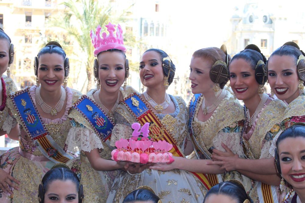 Fallas 2019. palco día 12. El cumpleaños de Neus