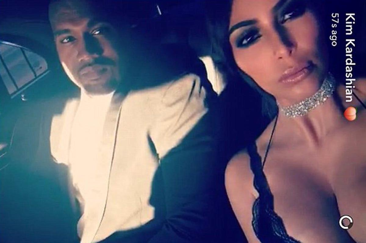 Kim Kardashian y Kanye West en el coche