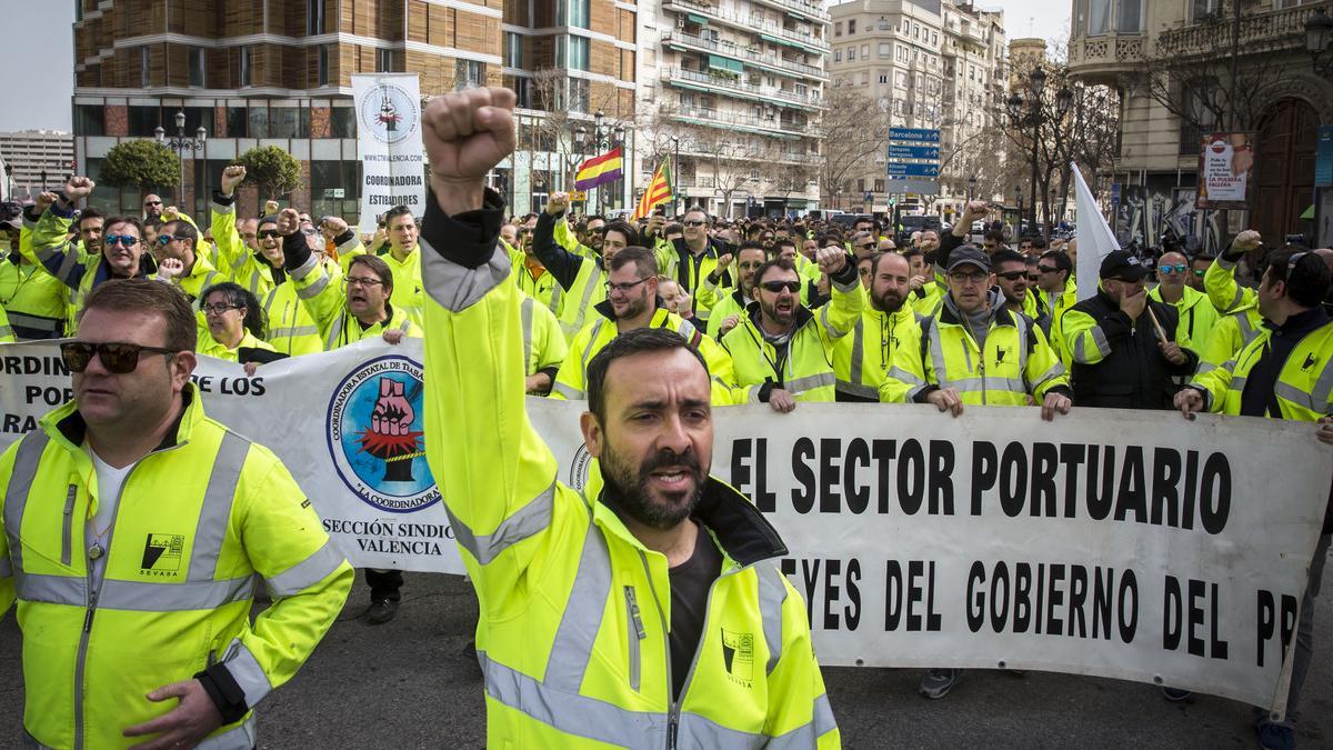 Protesta de estibadores en València.