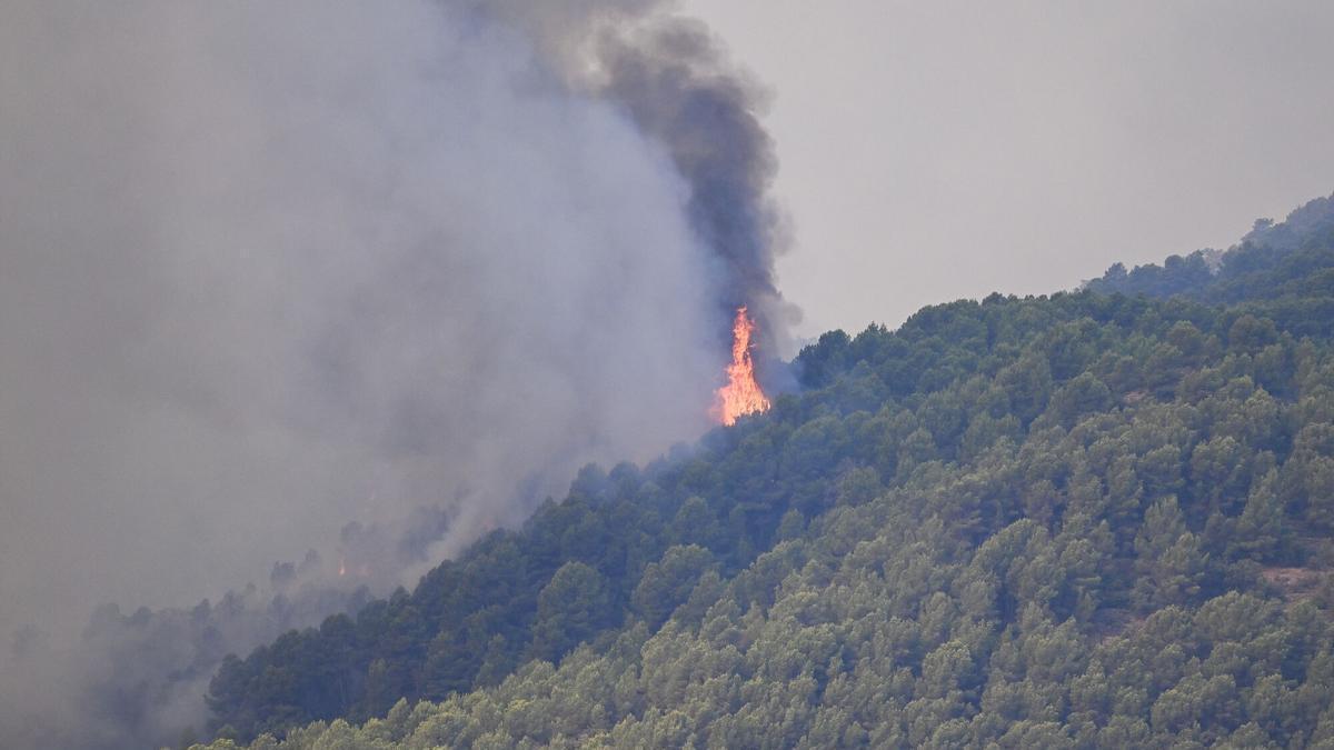 Fuego en Castillo de Onda (Castellón)