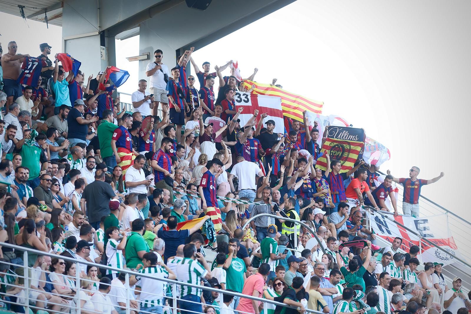 El Córdoba CF vuelve a Segunda / Las mejores imágenes de una noche para la historia