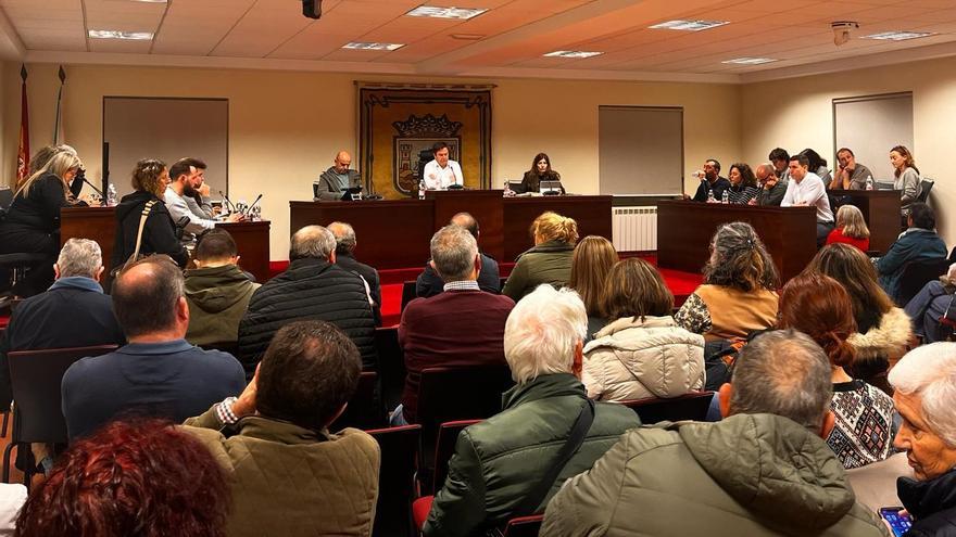 Pleno que se celebró ayer en Sada para debatir el presupuesto.