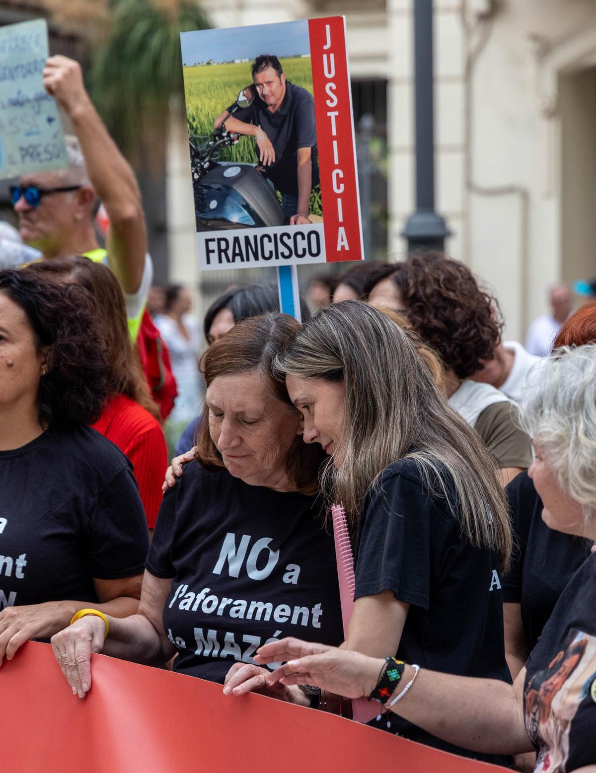 Las asociaciones de víctimas de la dana protestan en Alicante
