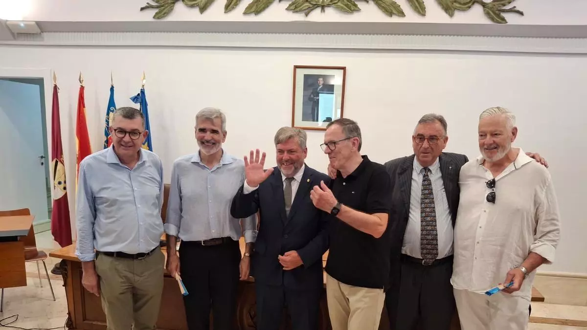 Rafa Carrió (Compromís) ya es alcalde de Dénia y lucha contra el reloj: tiene un año para dejar "la mejor ciudad posible para nuestros hijos y nietos"