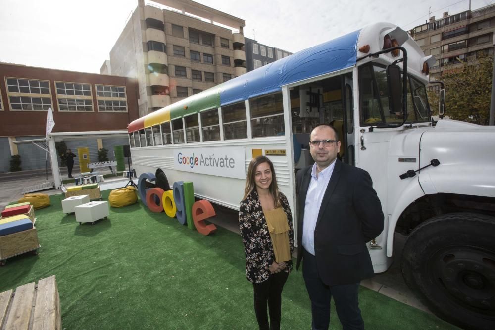 Presentación de Google Actívate en la plaza Séneca de Alicante