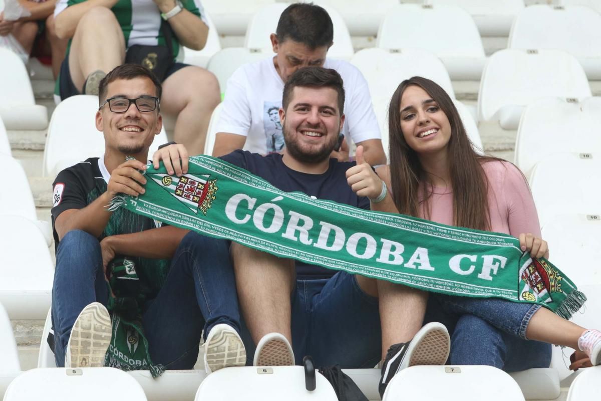 Los aficionados del Córdoba CF en el Arcángel