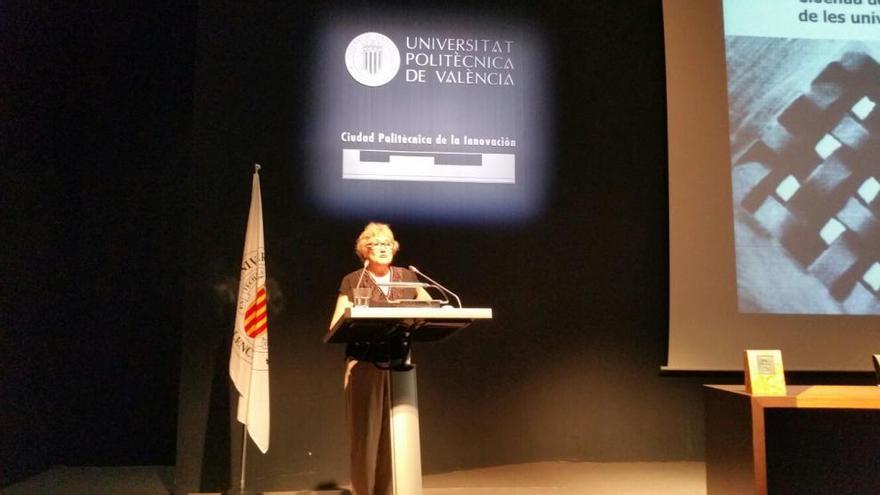 Isabel-Clara Simó durante su discurso en Valencia