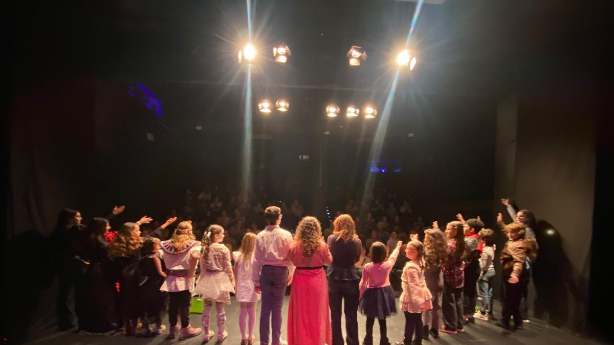 Los alumnos de la Escuela de Teatro de la Estación en una representación del Ciclo ¡A Escena!.