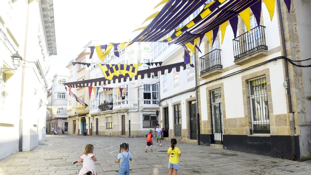 Decoración de la feria medieval en la Ciudad Vieja.