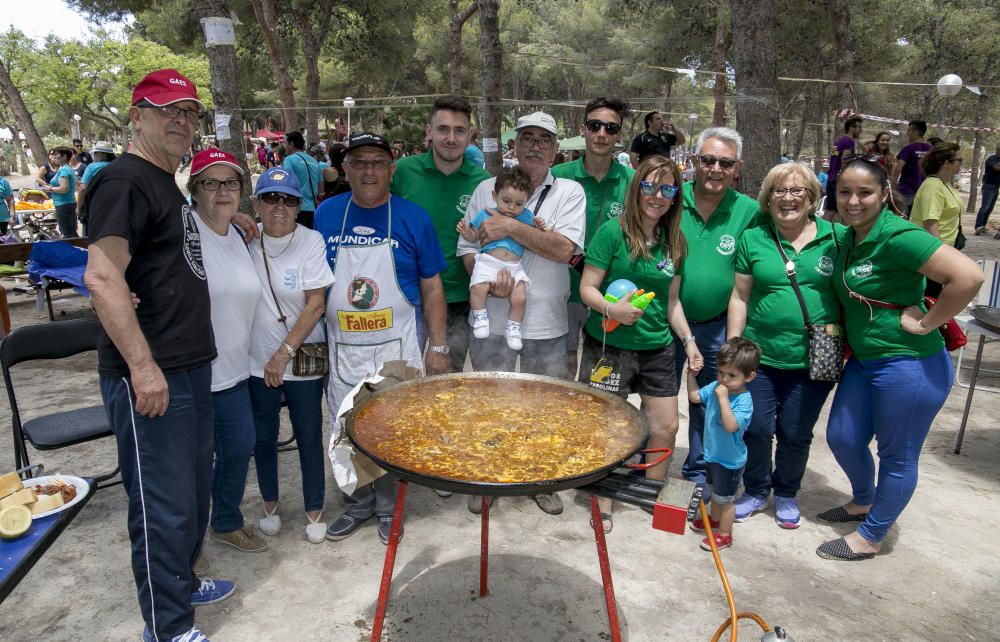 Unos 6.000 festeros disfrutan del tradicional Festival de Paellas en el parque Lo Morant