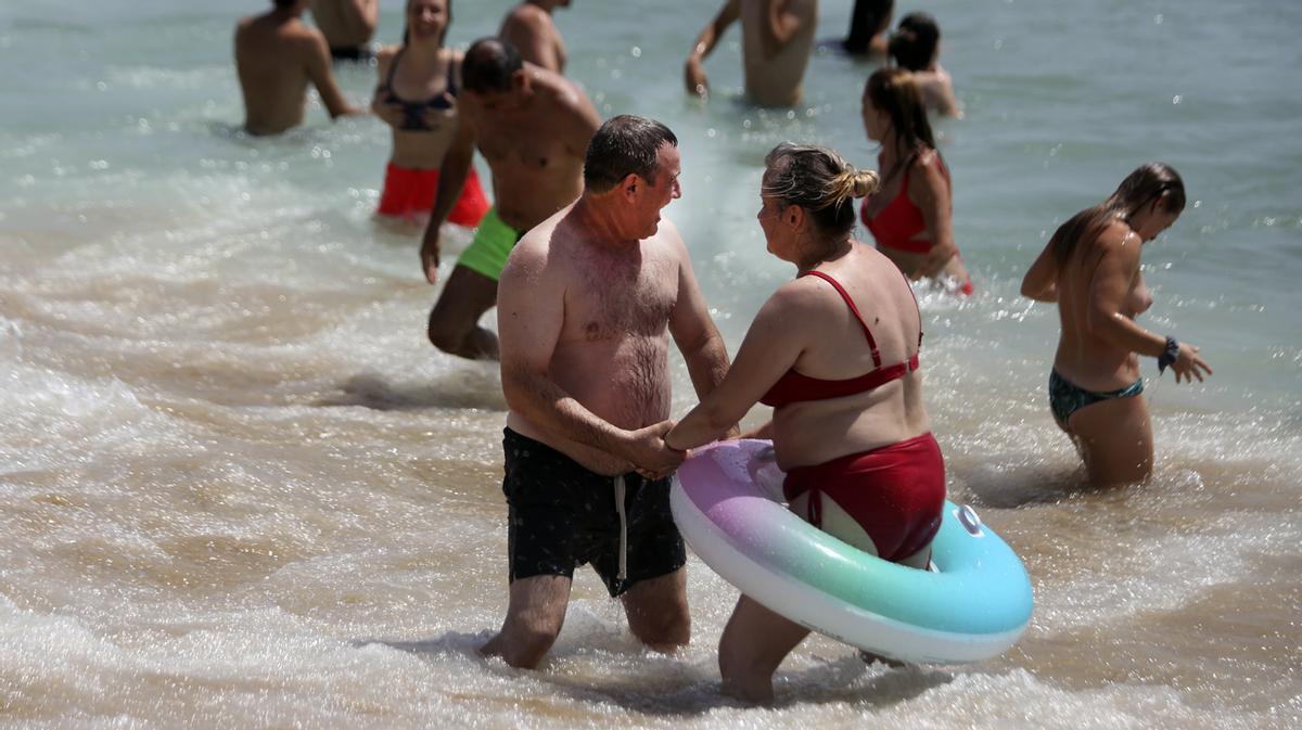 Catalunya activa l’alerta per «calor molt intensa» en una onada que supera els 44,5 ºC a Andalusia