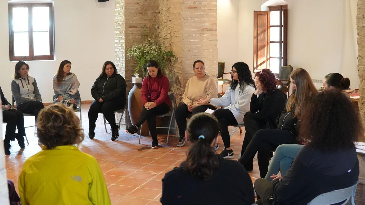 Algunas de las participantes en el taller de autoestima y sexualidad femenina, impartido por Neus Batalla.