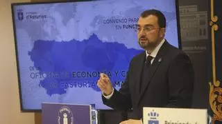 Barbón se defiende de las críticas por no hablar sobre el pacto catalán durante sus vacaciones: "Soy humano y necesito descansar"