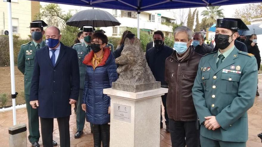 Un momento de la inauguración del busto de Ajax.