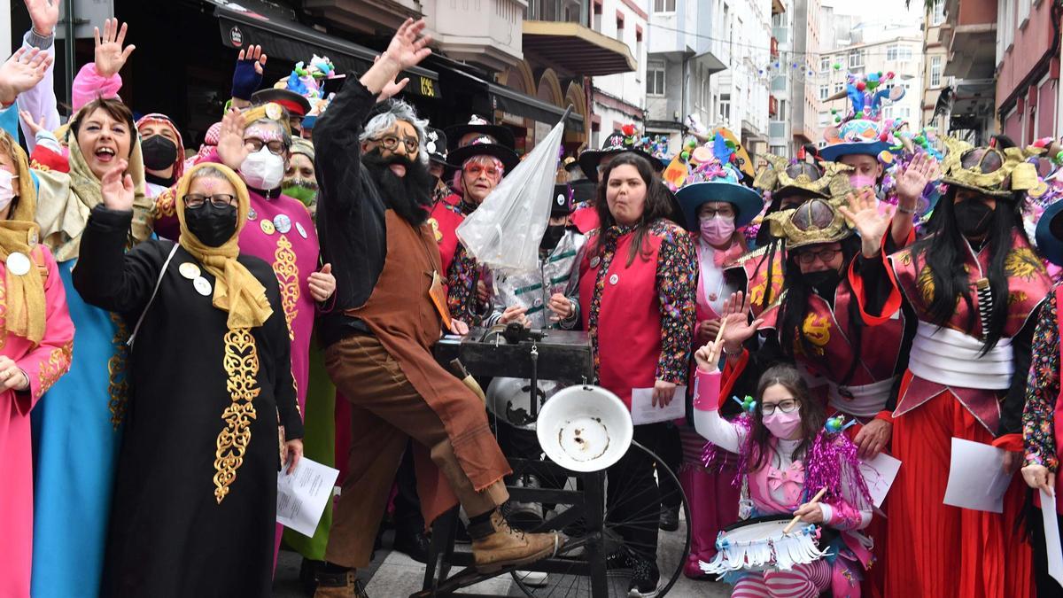 Martes de Carnaval en la calle de la Torre.