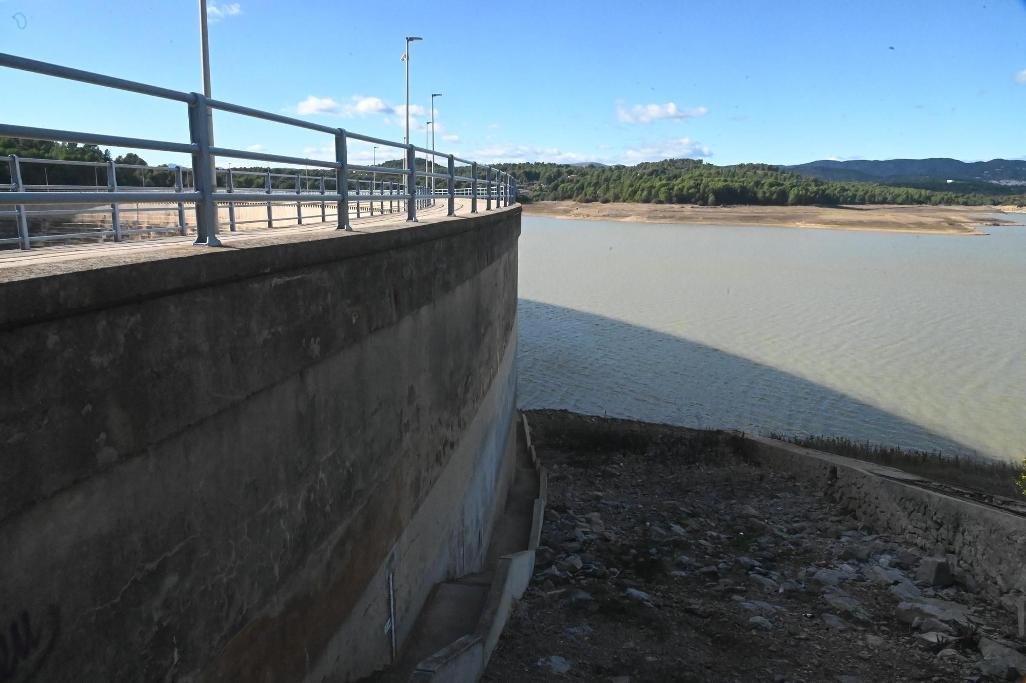 Preocupante estado del embalse de María Cristina