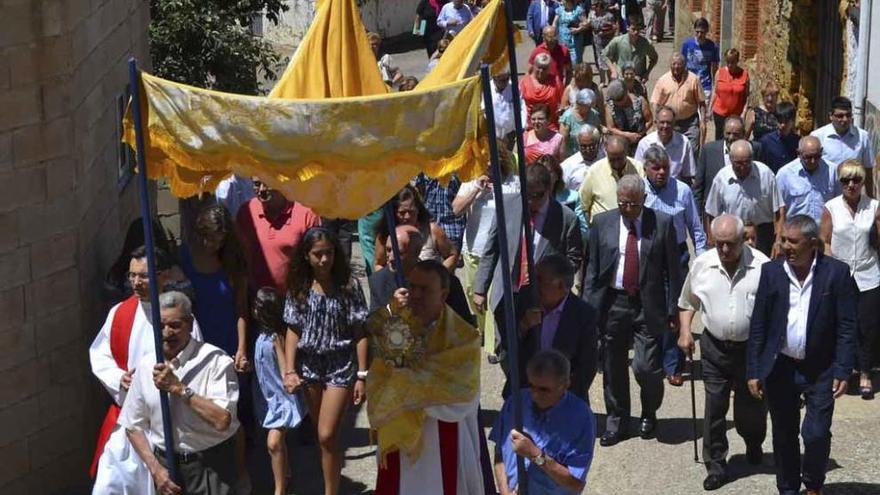 Un momento de la procesión celebrada con motivo de la festividad de Santiago Apóstol.