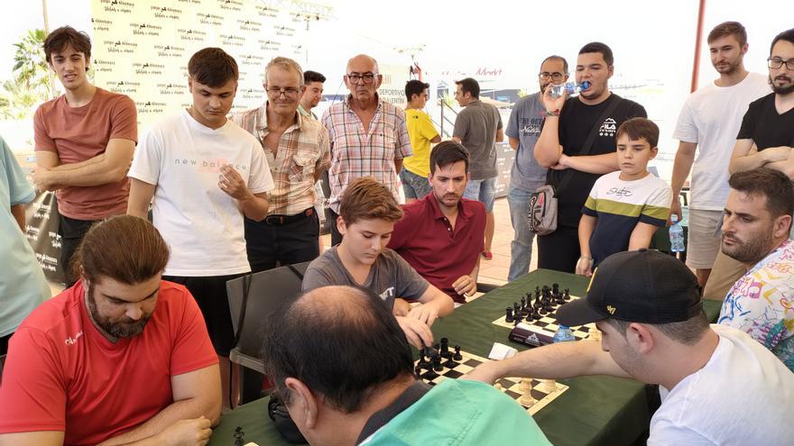 El ajedrez se echa a la calle en Lorca