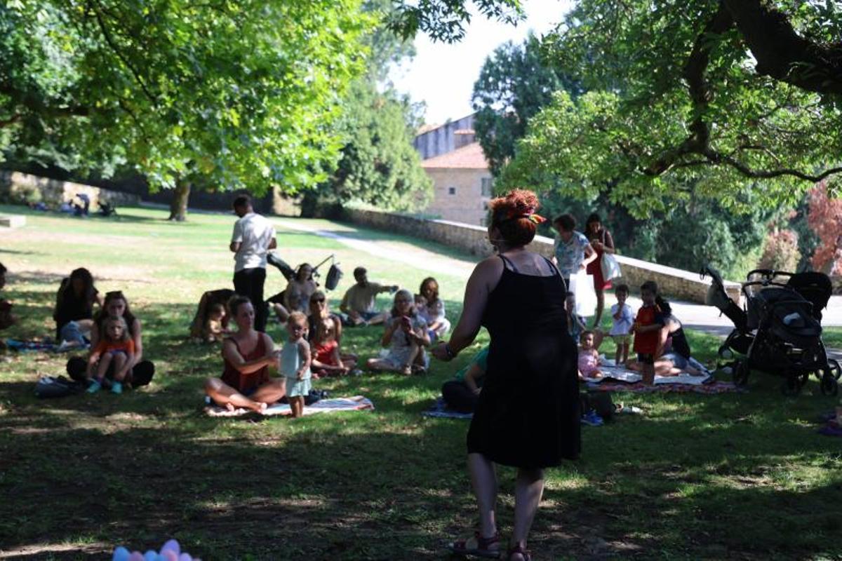 Contos para toda a familia no Parque de Bonaval con Cris de Caldas Contos para toda a familia no Parque de Bonaval con Cris de Caldas